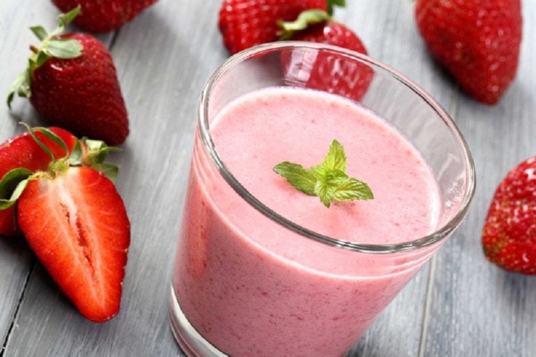 Batidos Con Pl Tano Y Fresas Para El Desayuno Mejor Con Salud