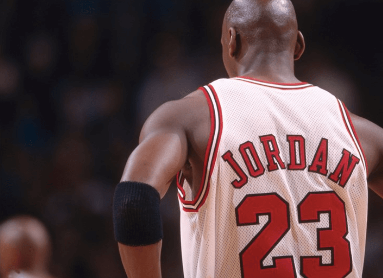 Michael Jordan, el jugador de baloncesto con el número 23.