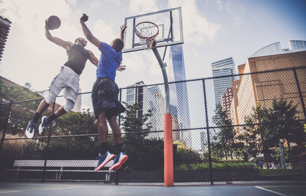 ¿Es el baloncesto un deporte solo para altos?