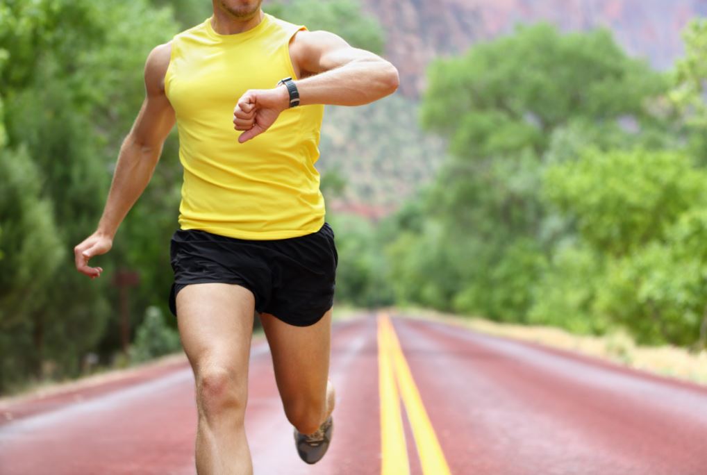 Medir la frecuencia cardíaca es un gran recurso para implementar los cambios de ritmo al correr.