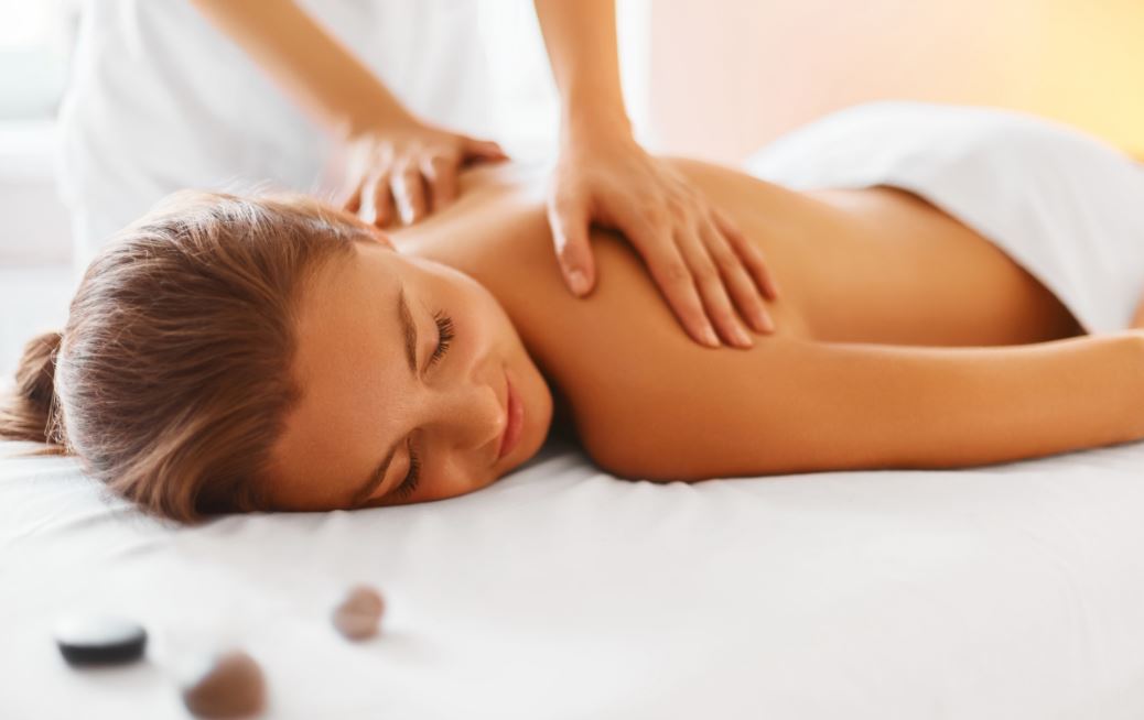 Aprovecha los maravillosos beneficios de los masajes: tipos y técnicas