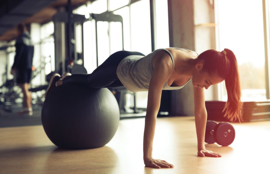 Con yoga y pilates se logra elasticidad, fortalecimiento y equilibrio corporal.