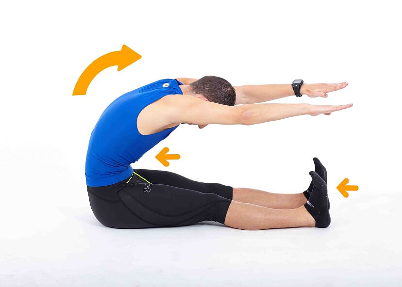 El roll up fortalece el área abdominal y trabaja espalda, piernas y glúteos.