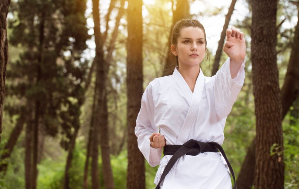 Los beneficios de practicar judo son tanto físicos como mentales.
