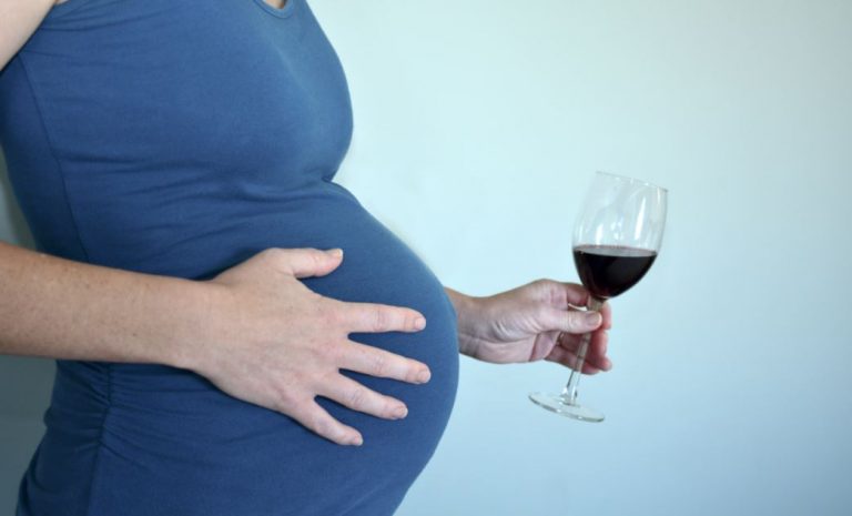 Riesgos de consumir alcohol durante el embarazo