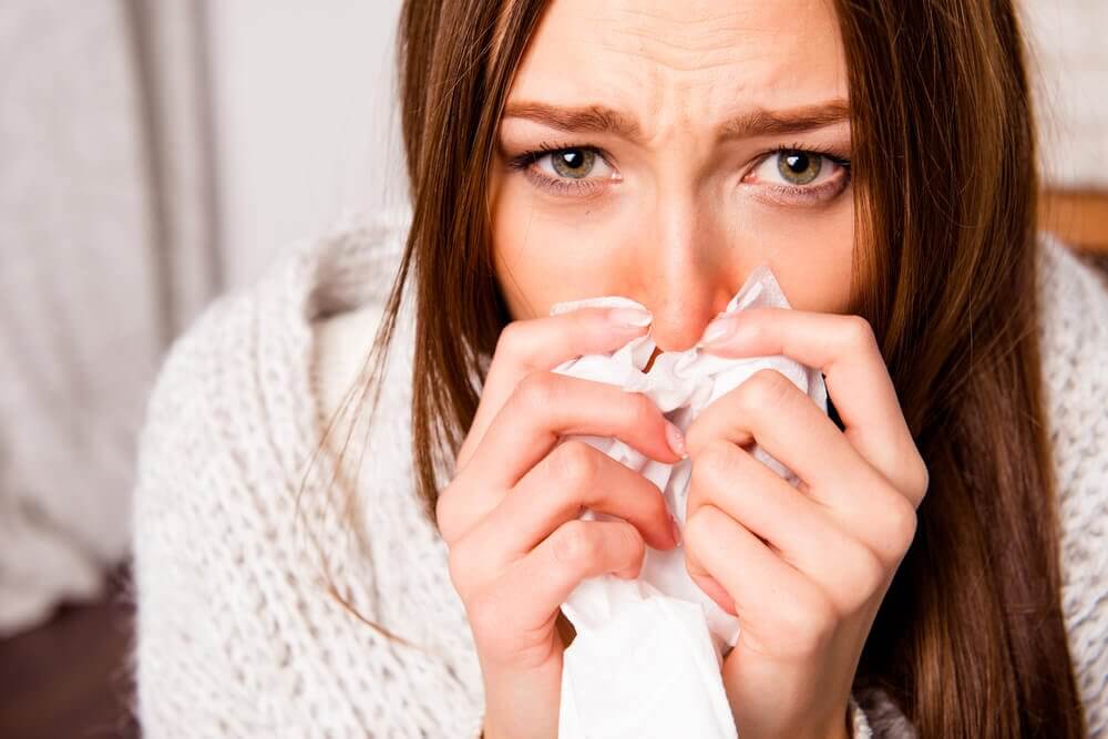La rinitis es uno de los tipos de alergias en el que se produce una inflamación del revestimiento mucoso de la nariz.