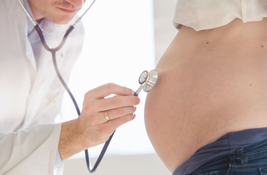 La diabetes gestacional suele aparecer durante la segunda mitad del embarazo. 