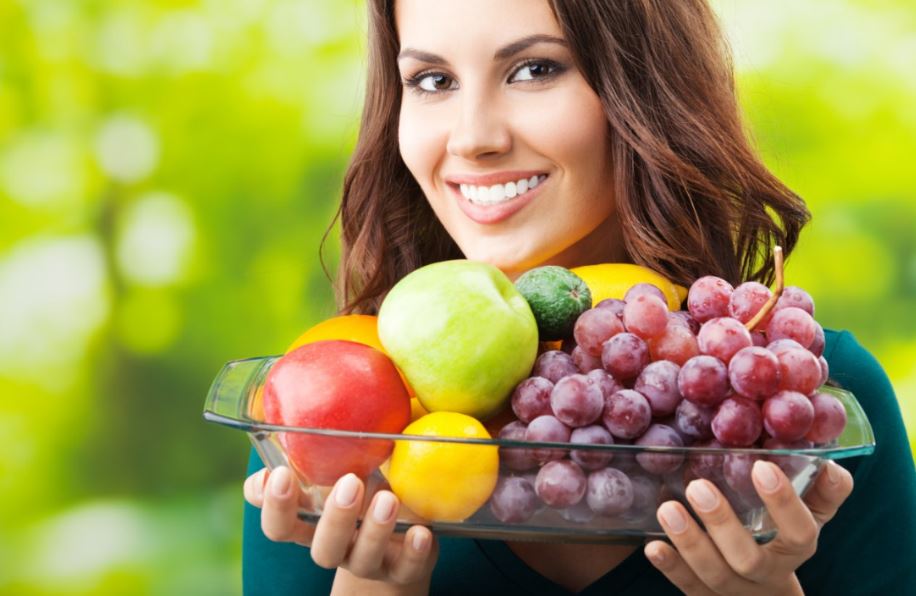 Comer fruta para adelgazar.