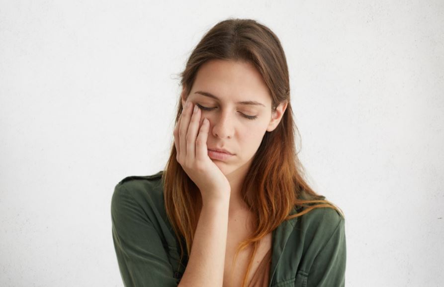 La sensación de cansancio puede ser una consecuencia de la dieta hipocalórica.