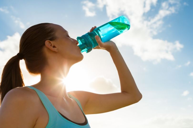 La importancia de hidratarse cuando se practica deporte - Mejor con Salud