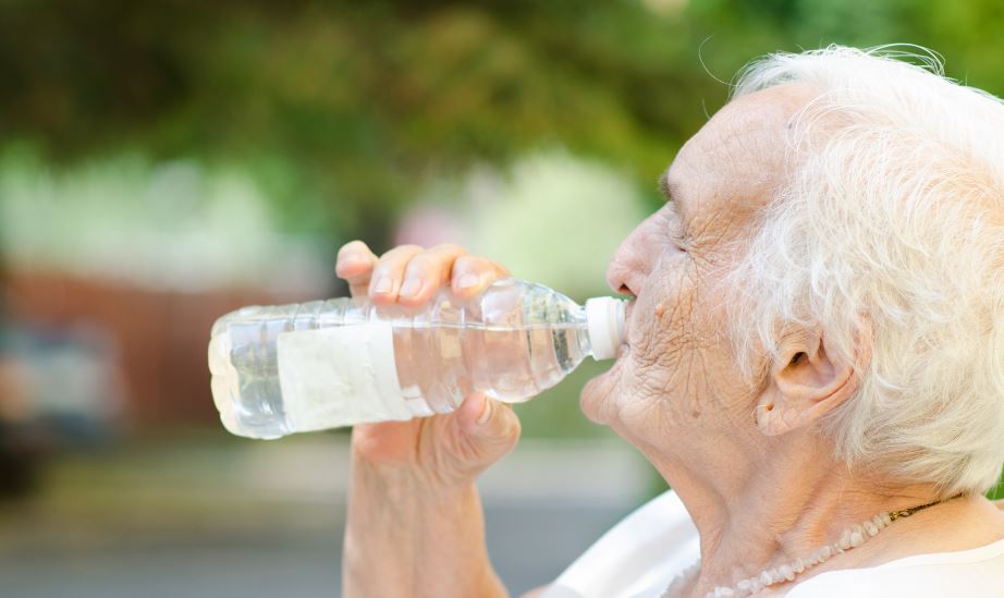 Hidratación para personas mayores.