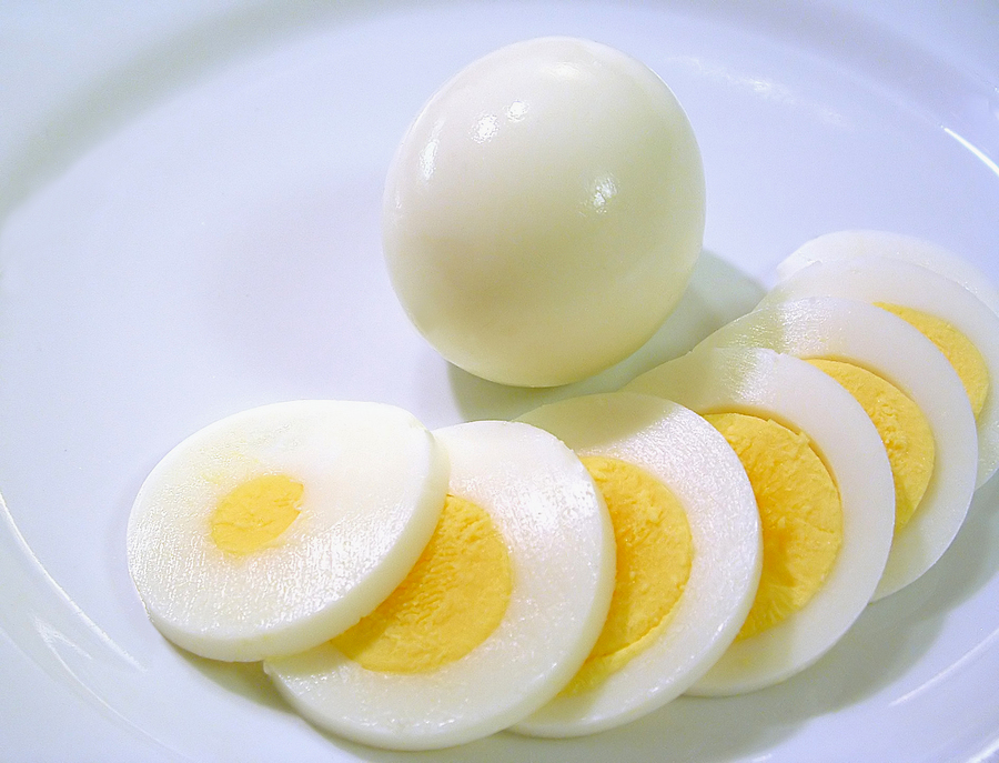 El huevo cocido es un elemento ideal para el desayuno.