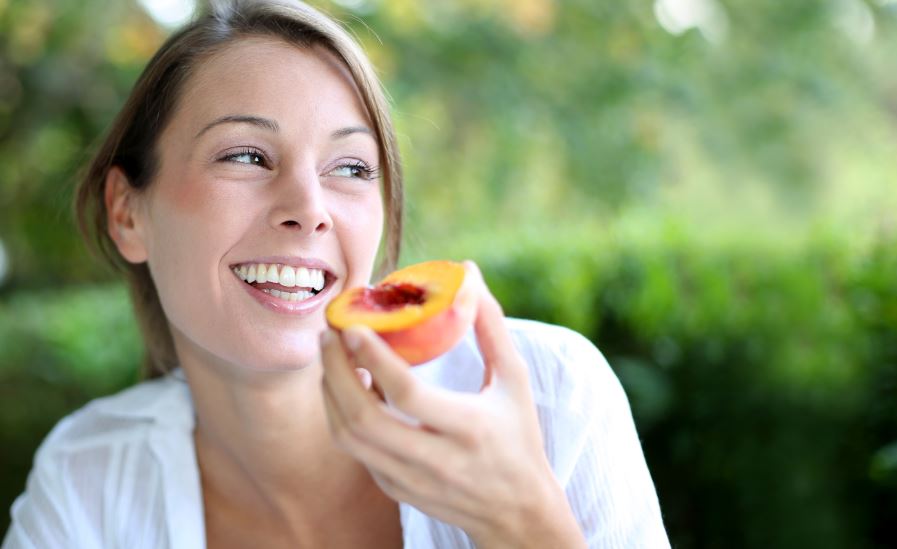 Deja los mitos sobre la fruta atrás y disfruta
