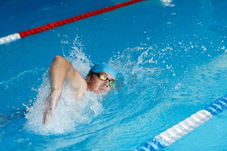 Cinco razones por las que te debes apuntar en natación