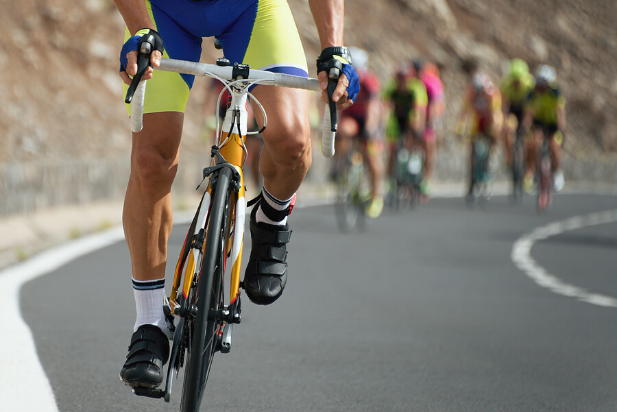 Los deportes individuales como el ciclismo demandan una alta dosis de concentración.