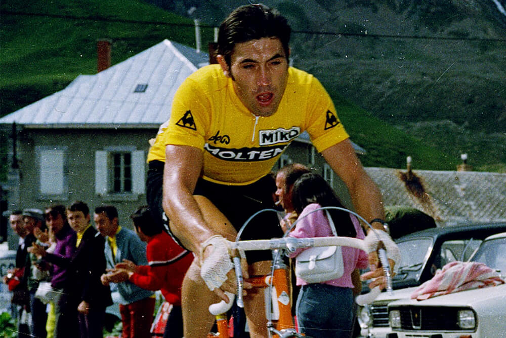 Eddy Merckx es uno de los mejores ciclistas de la historia, y uno de los pocos en lograr la triple corona.