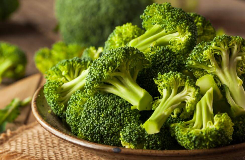 El brócoli es uno de los alimentos con mayor contenido de ácido fólico.