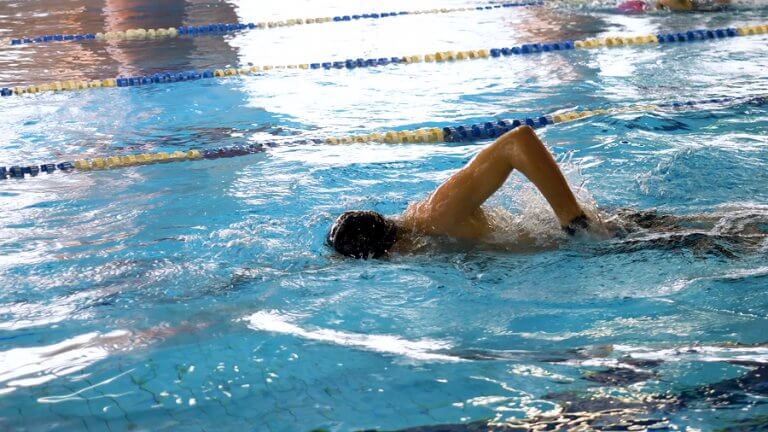¿Cómo preparar una competición de natación?