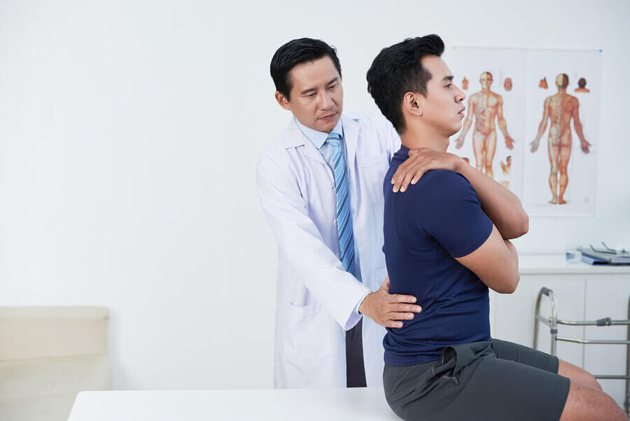La pubalgia puede irradir sus dolores a otras zonas del abdomen.
