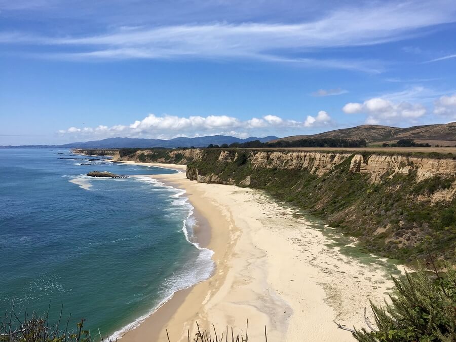 En California se ubican varias de las mejores playas para hacer surf del mundo.