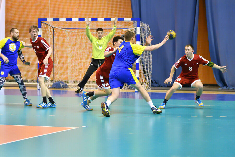 El handball es uno de los deportes indoor más practicados.
