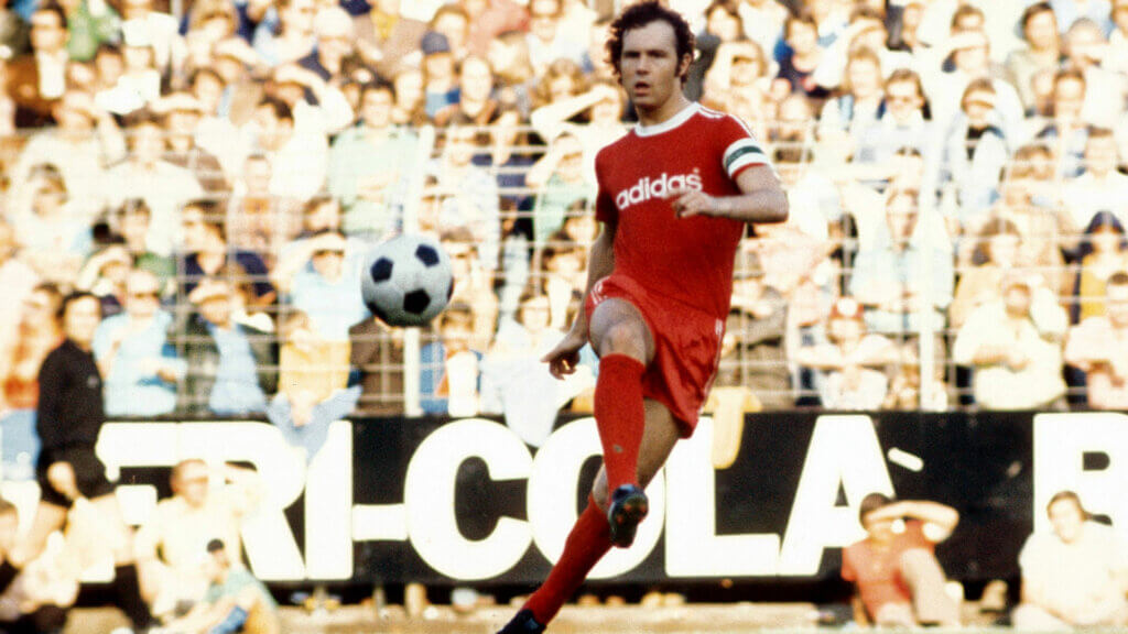 Beckenbauer es uno de los jugadores históricos del Bayern de Múnich.