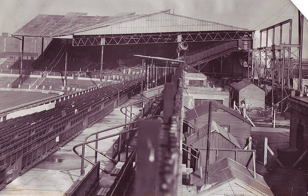 Old Trafford en sus inicios.