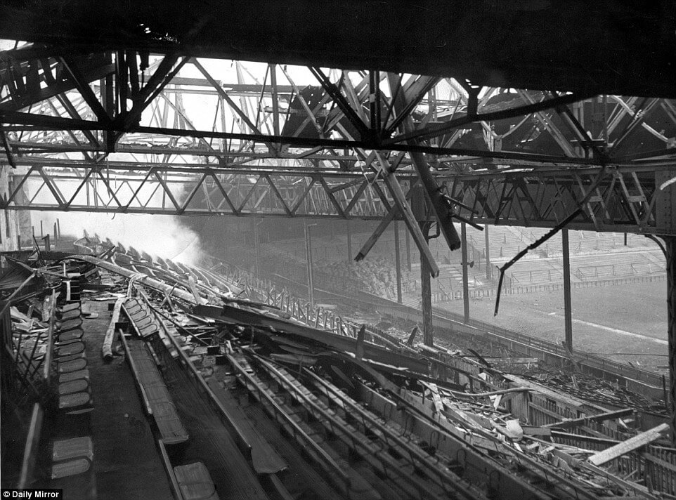 El estadio del Manchester United, Old Trafford, fue bombardeado dos veces.