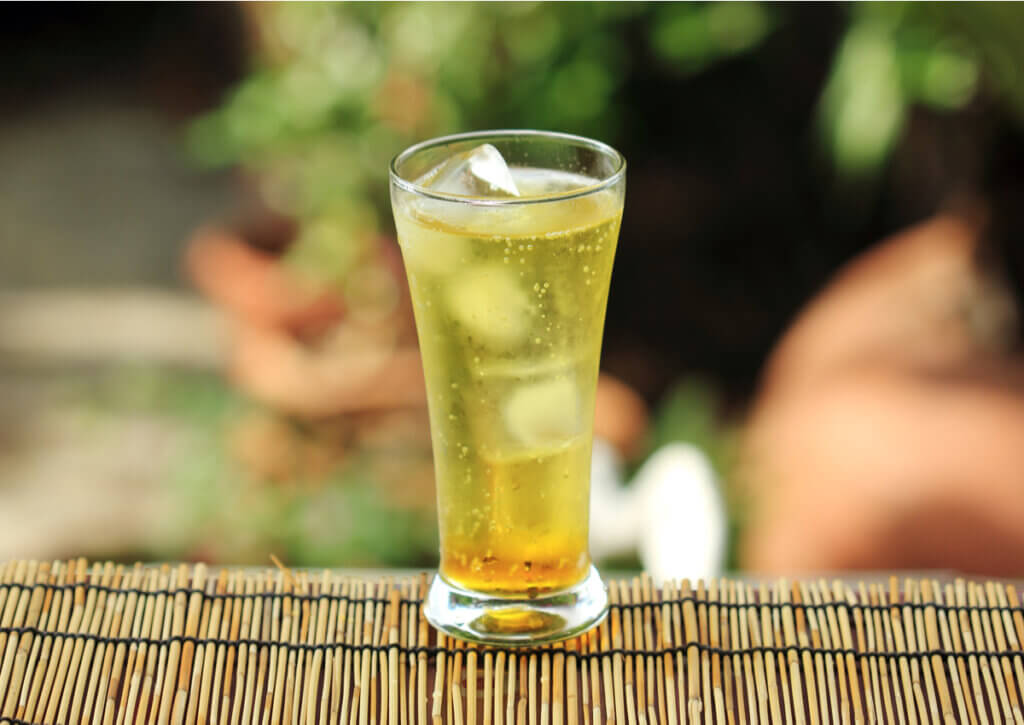 La bebida de guaraná no debe combinarse con bebidas alcohólicas.