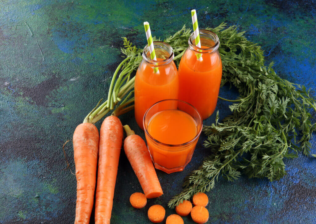 La vitamina k también puede encontrarse en las zanahorias.