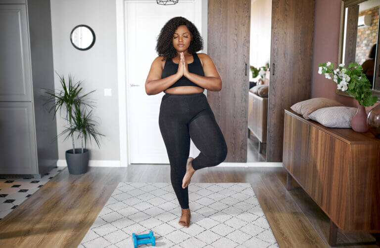 Beneficios del yoga para personas con sobrepeso