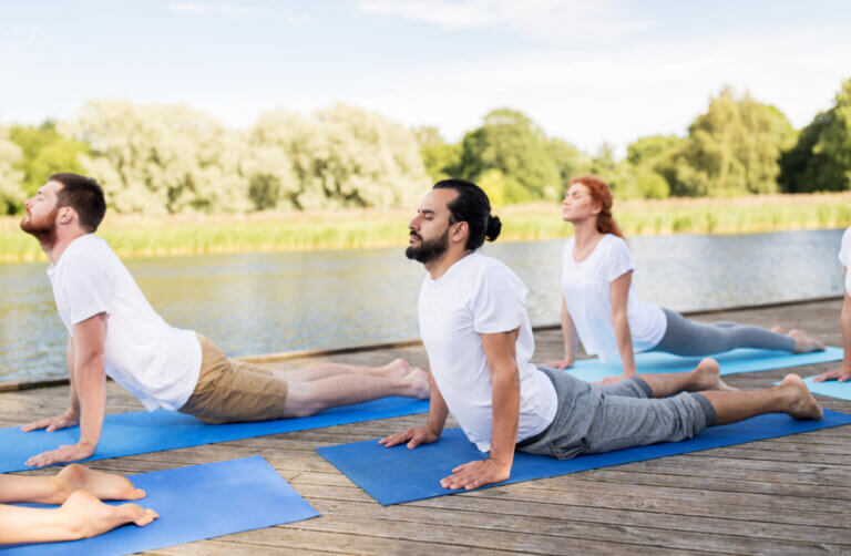 ¿Se puede aliviar la tensión cervical con yoga?