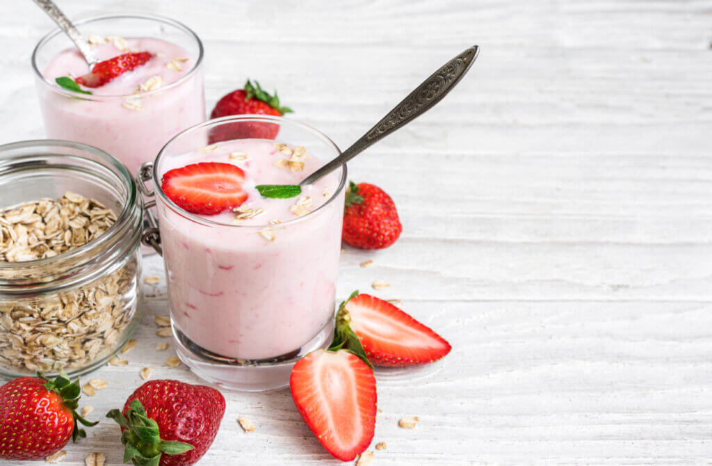 Los yogures son fundamentales para cuidar la salud digestiva del deportista.