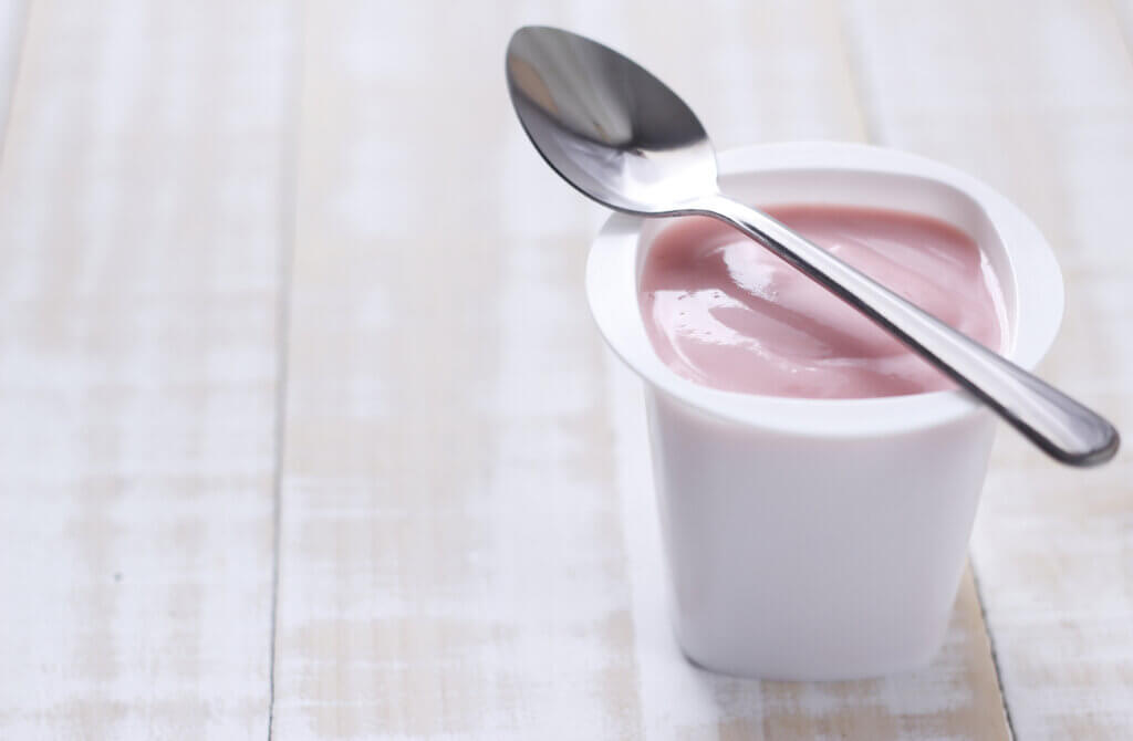 Los yogures industriales son uno de los errores que impiden adelgazar.