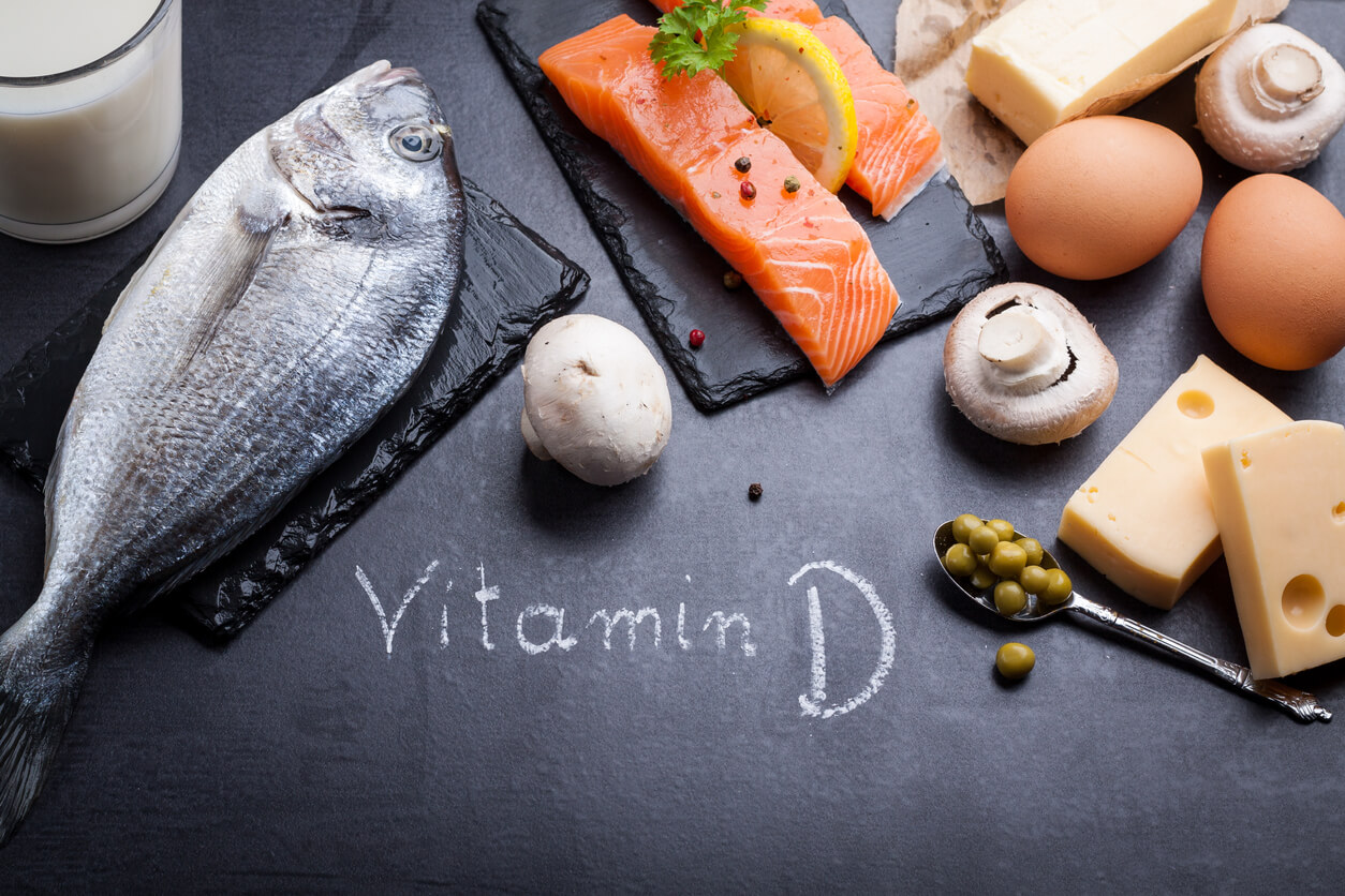 Conseguir un buen aporte de vitamina D mediante la dieta es posible, pero no suficiente.