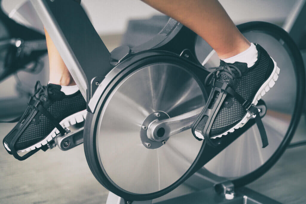 La rueda es un elemento distintivo entre los tipos de bicicletas de spinning.