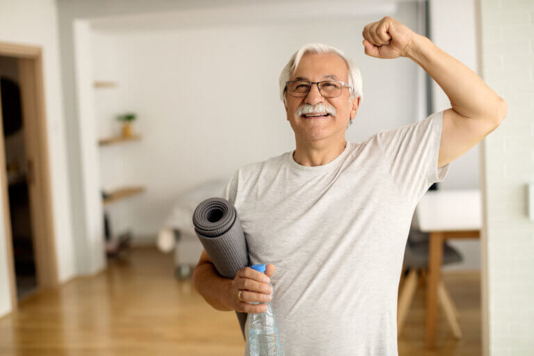 4 ejercicios para fortalecer los músculos en adultos mayores