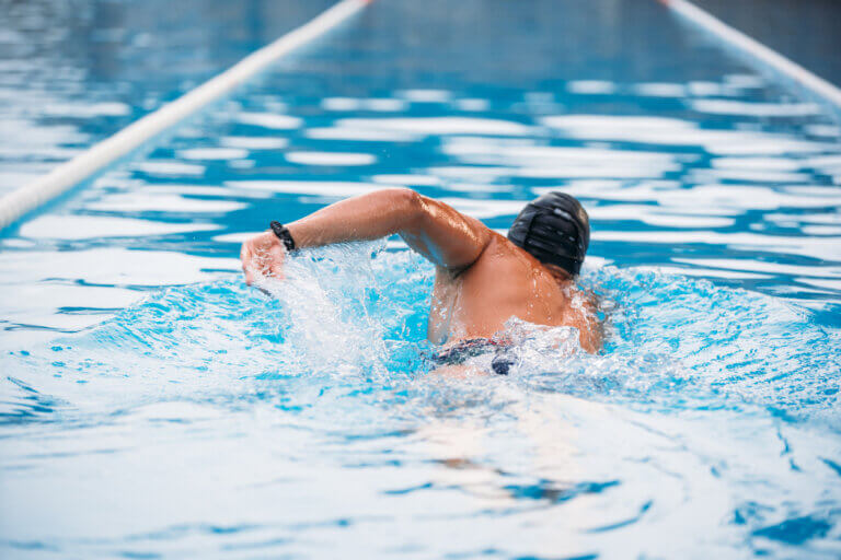5 ejercicios para nadar más rápido