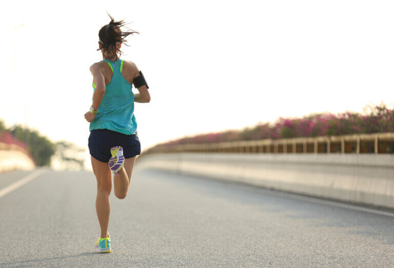 ¿Cuántas calorías se queman por kilómetro al correr?