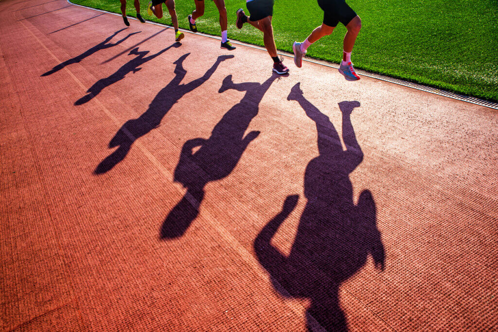 Atletas entrenando en una doble sesión de running
