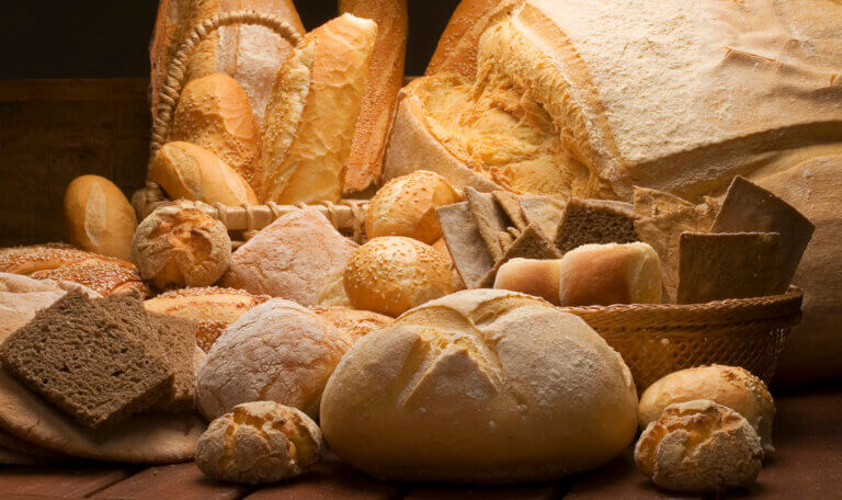 3 comidas a evitar comer con pan y bajar de peso