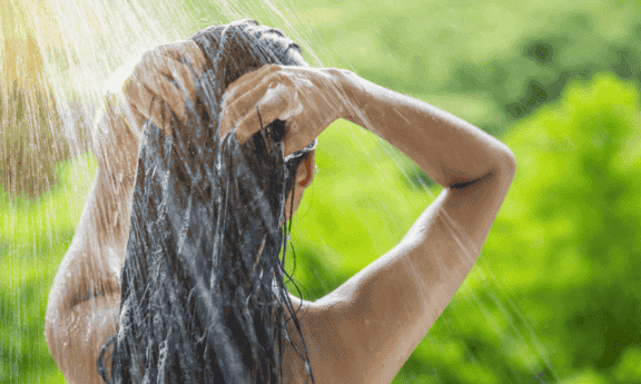 Cómo lavar nuestro pelo de manera natural y rápida