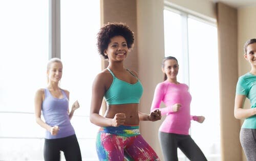 El baile en grupo te puede hacer sentir bien