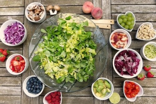 Cómo hacer una rica ensalada y las propiedades de sus componentes