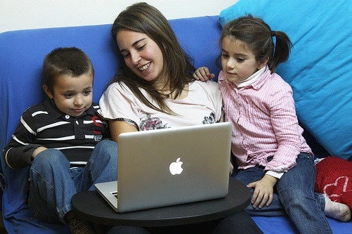 Madre con sus hijos