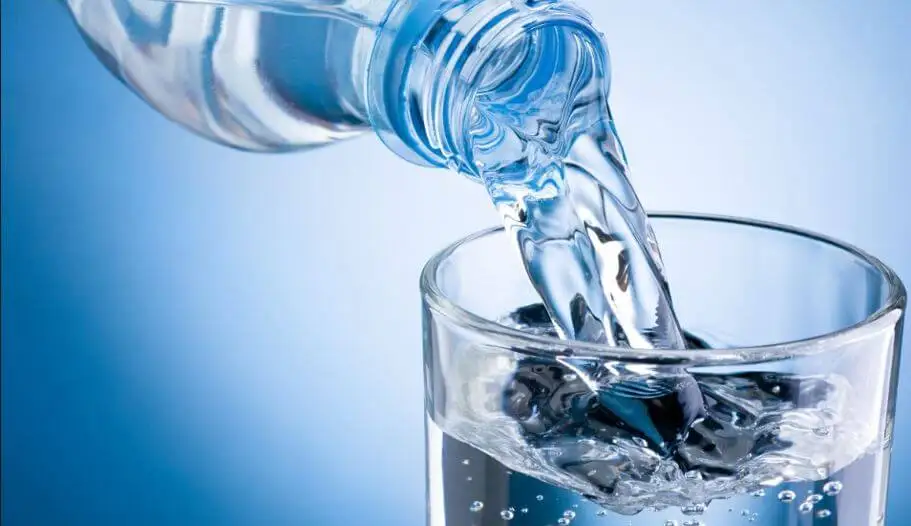 aufgeblähter Bauch - Wasser