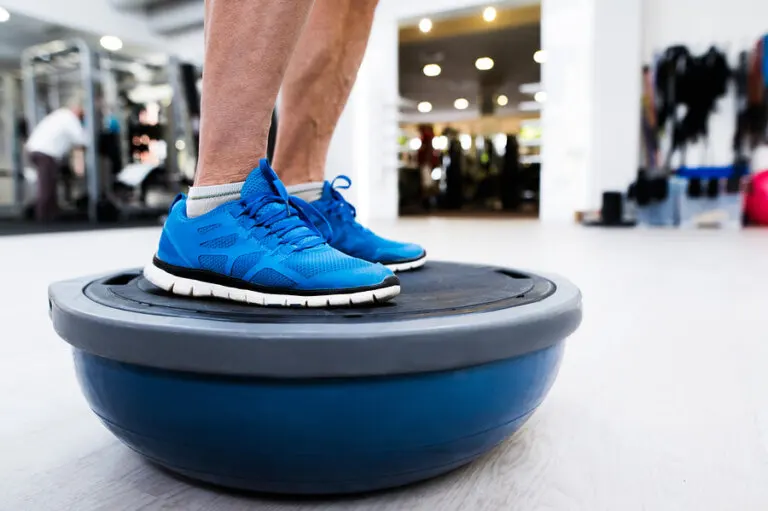 El bosu, un instrumento para mejorar tu estado físico