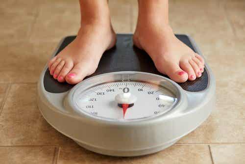 Cómo calcular el índice de masa corporal y las calorías requeridas