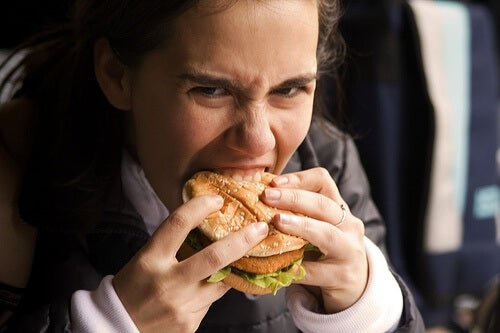 Cómo reducir la sensación de hambre mientras haces una dieta