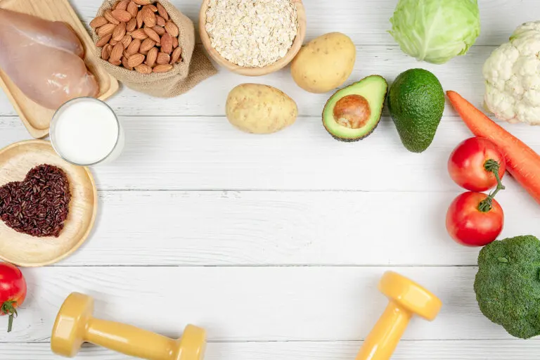 ¿Cuáles son los nutrientes adecuados para el crecimiento del músculo?